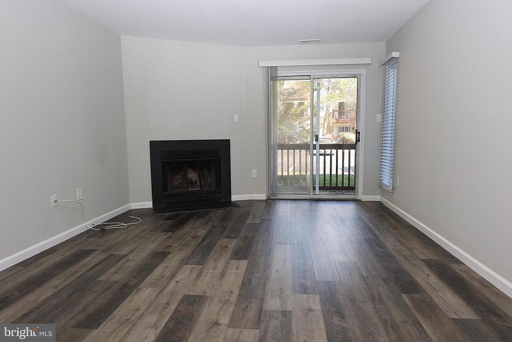 146 WOODLAKE DR