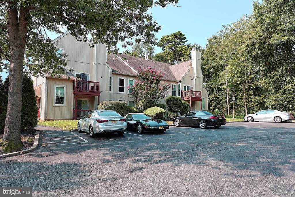 146 WOODLAKE DR