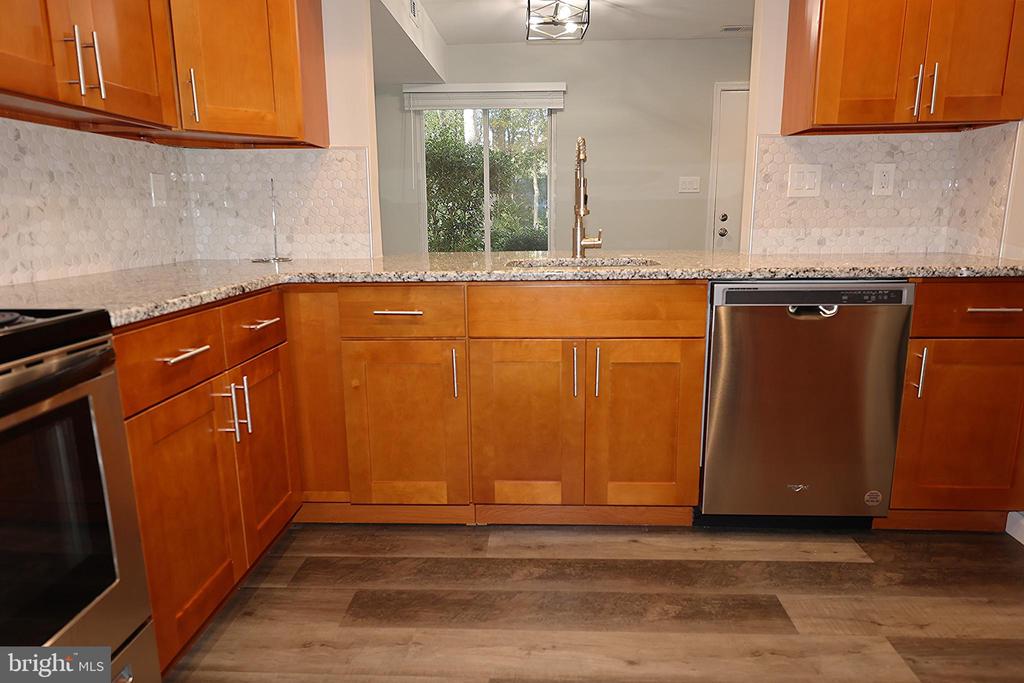 146 WOODLAKE DR