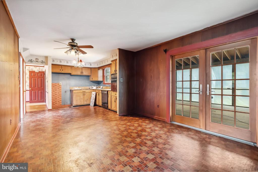 43 Oak Ave