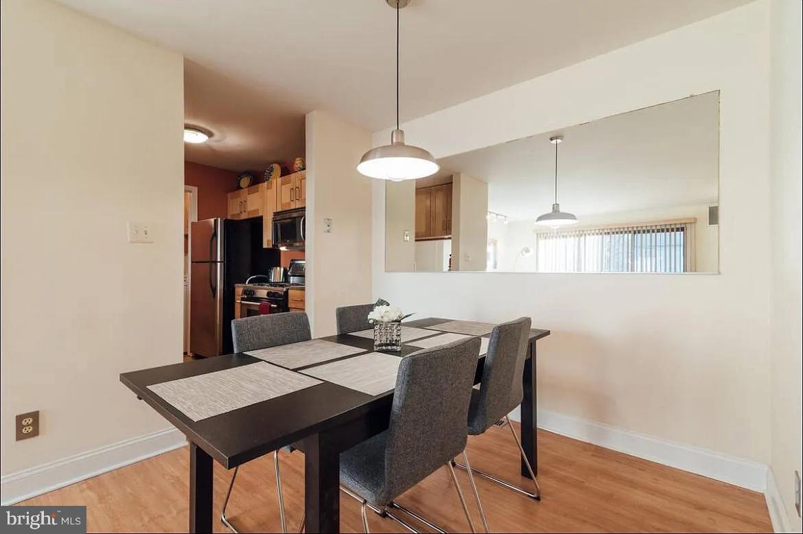 905 WOODHOLLOW DRIVE