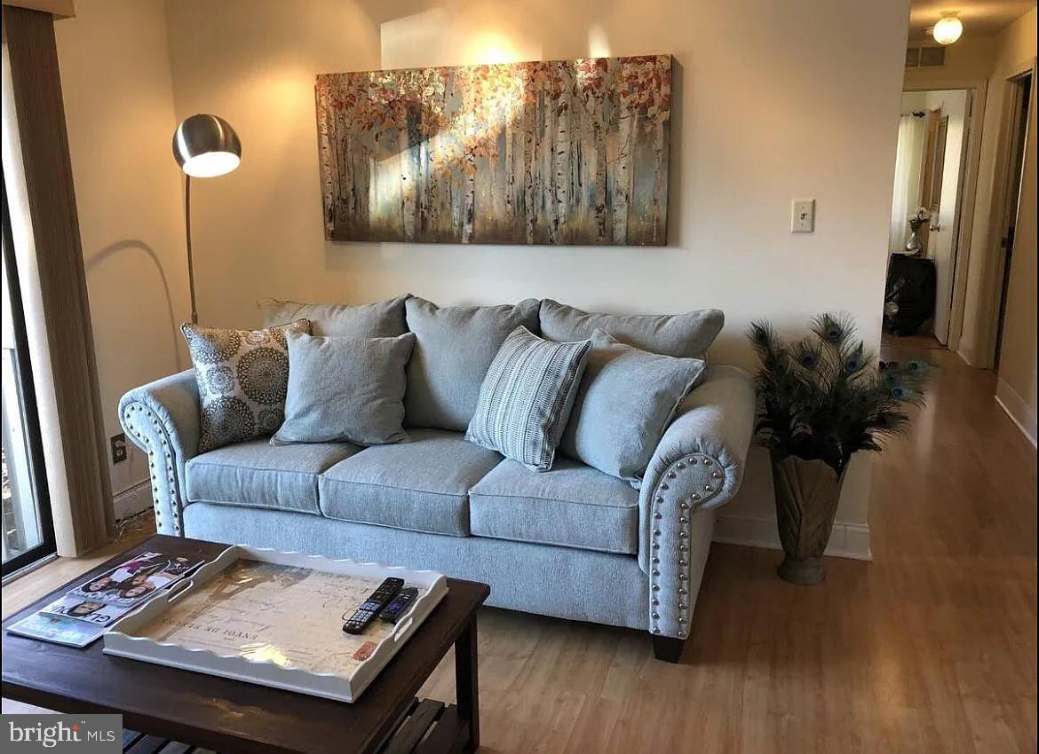 905 WOODHOLLOW DRIVE