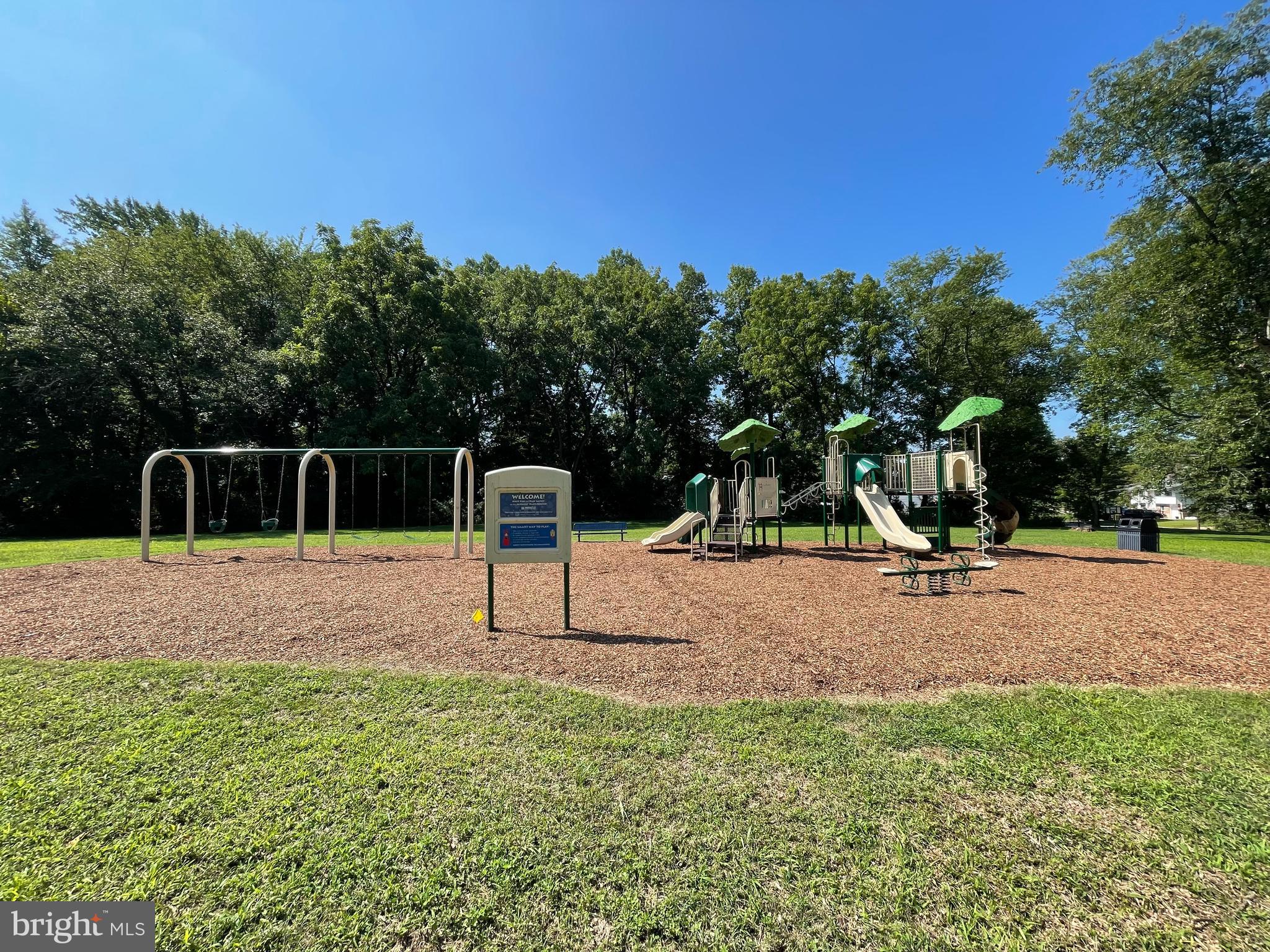 905 WOODHOLLOW DRIVE