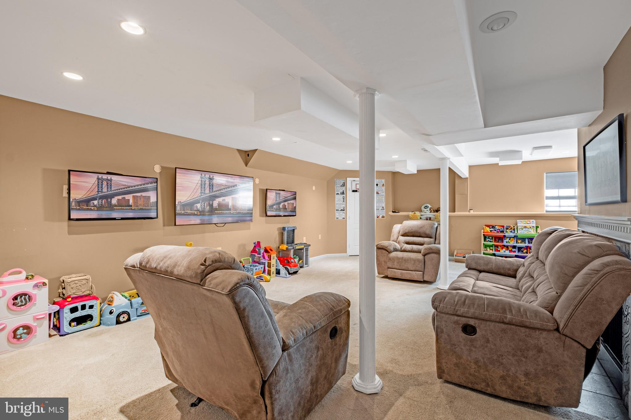 341 HUNTINGTON DRIVE