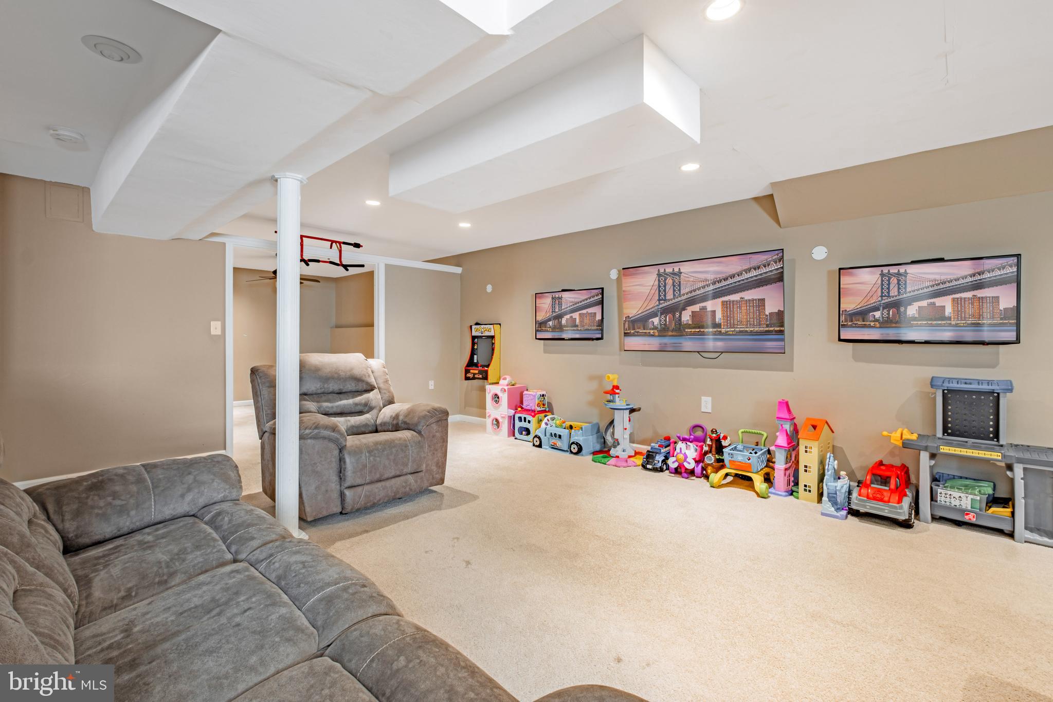341 HUNTINGTON DRIVE