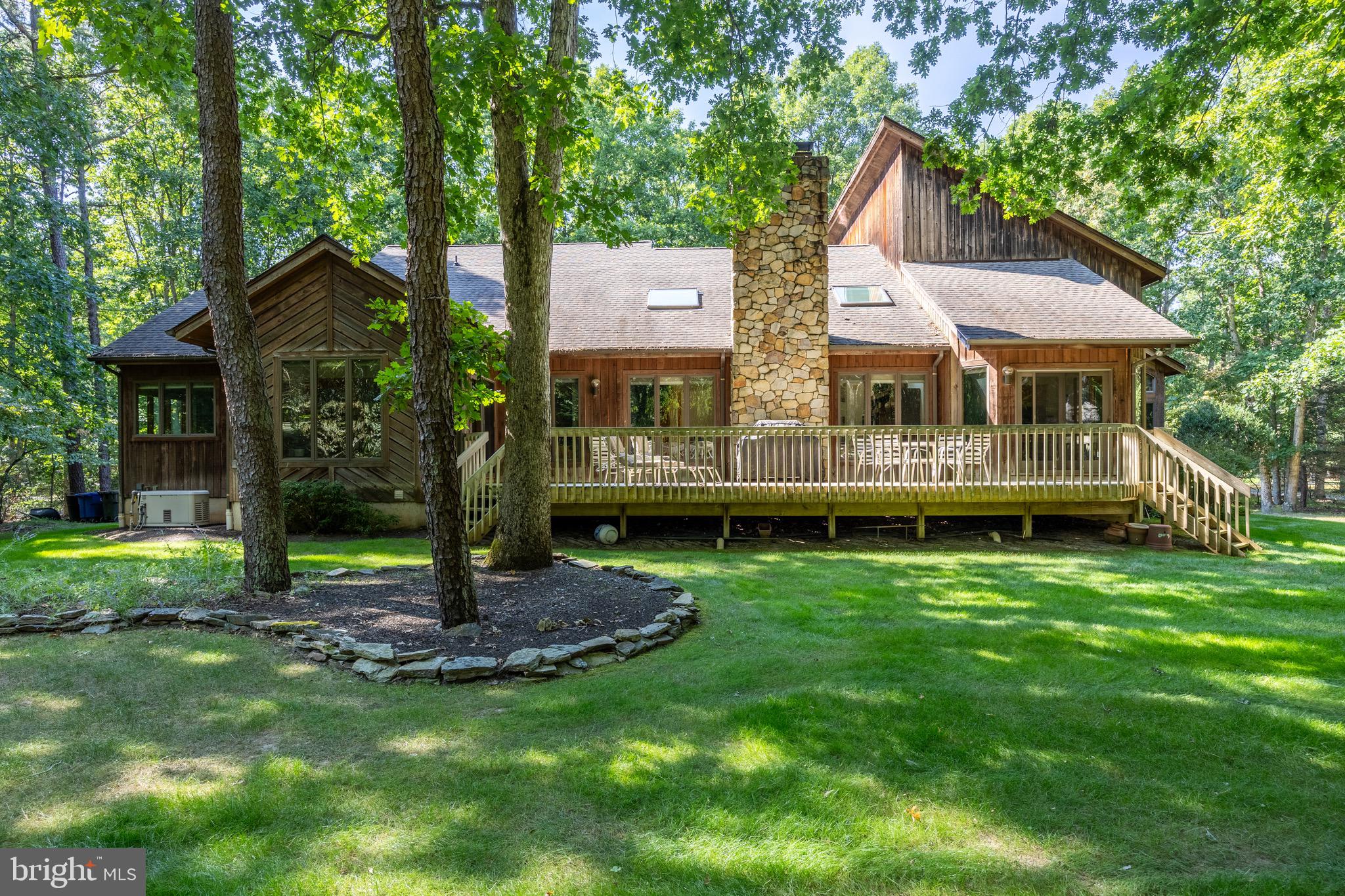 6 Pepperbush Ct