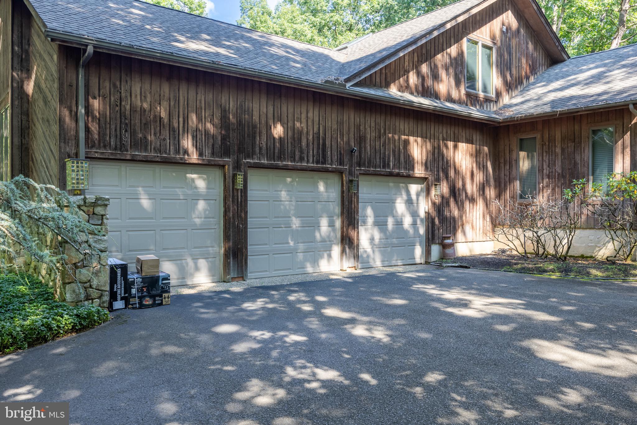 6 Pepperbush Ct