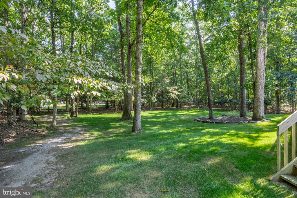 6 Pepperbush Ct