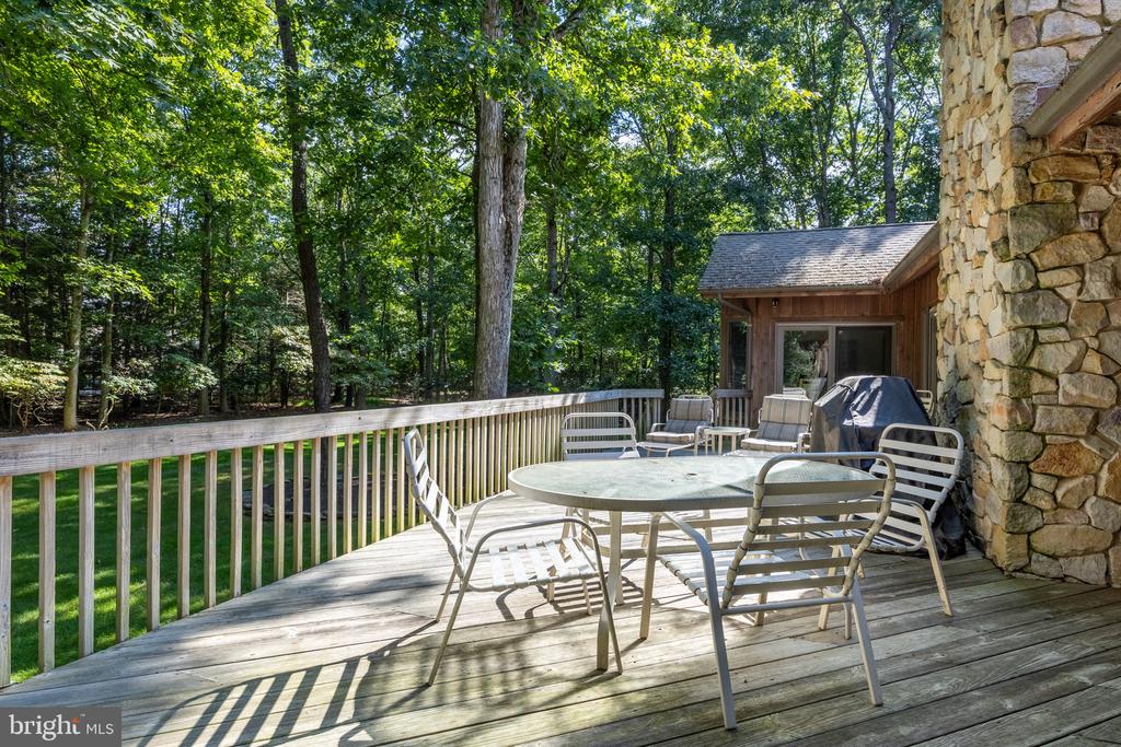 6 Pepperbush Ct