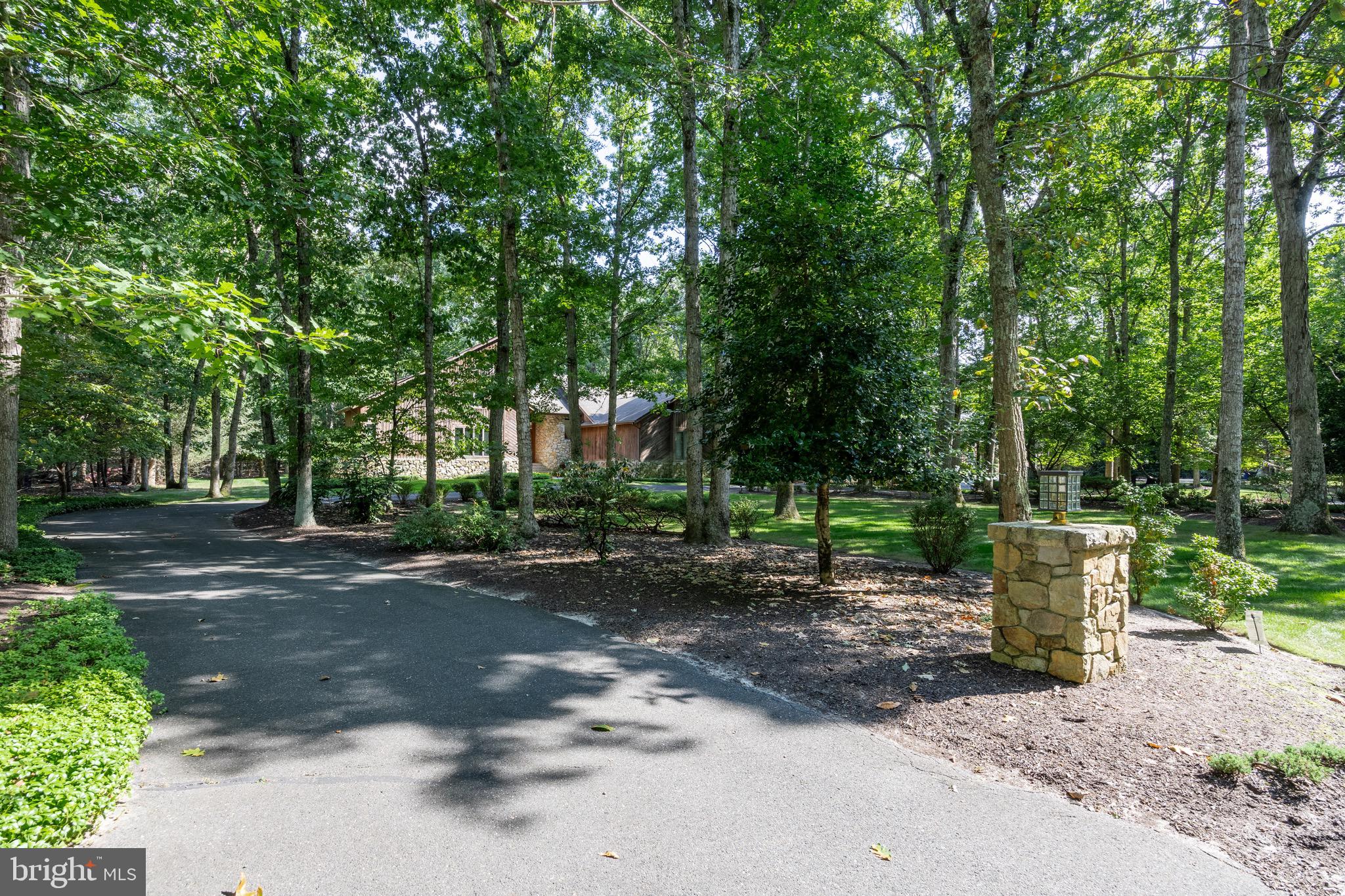 6 Pepperbush Ct