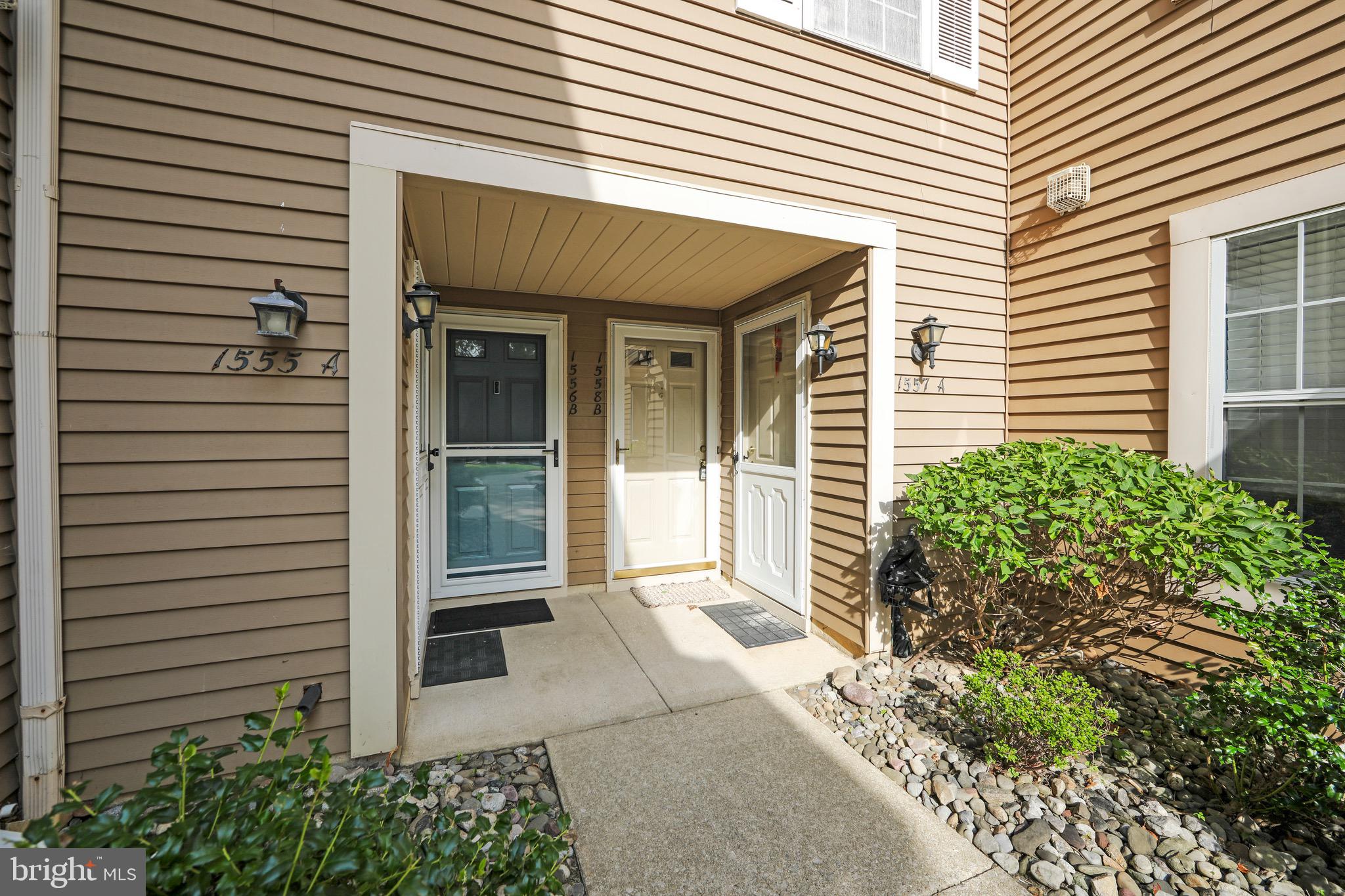 1558 THORNWOOD DRIVE B