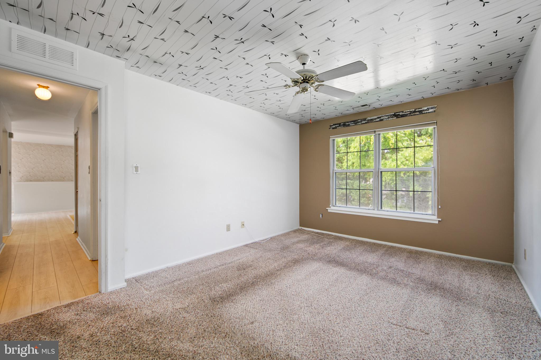 1558 THORNWOOD DRIVE B