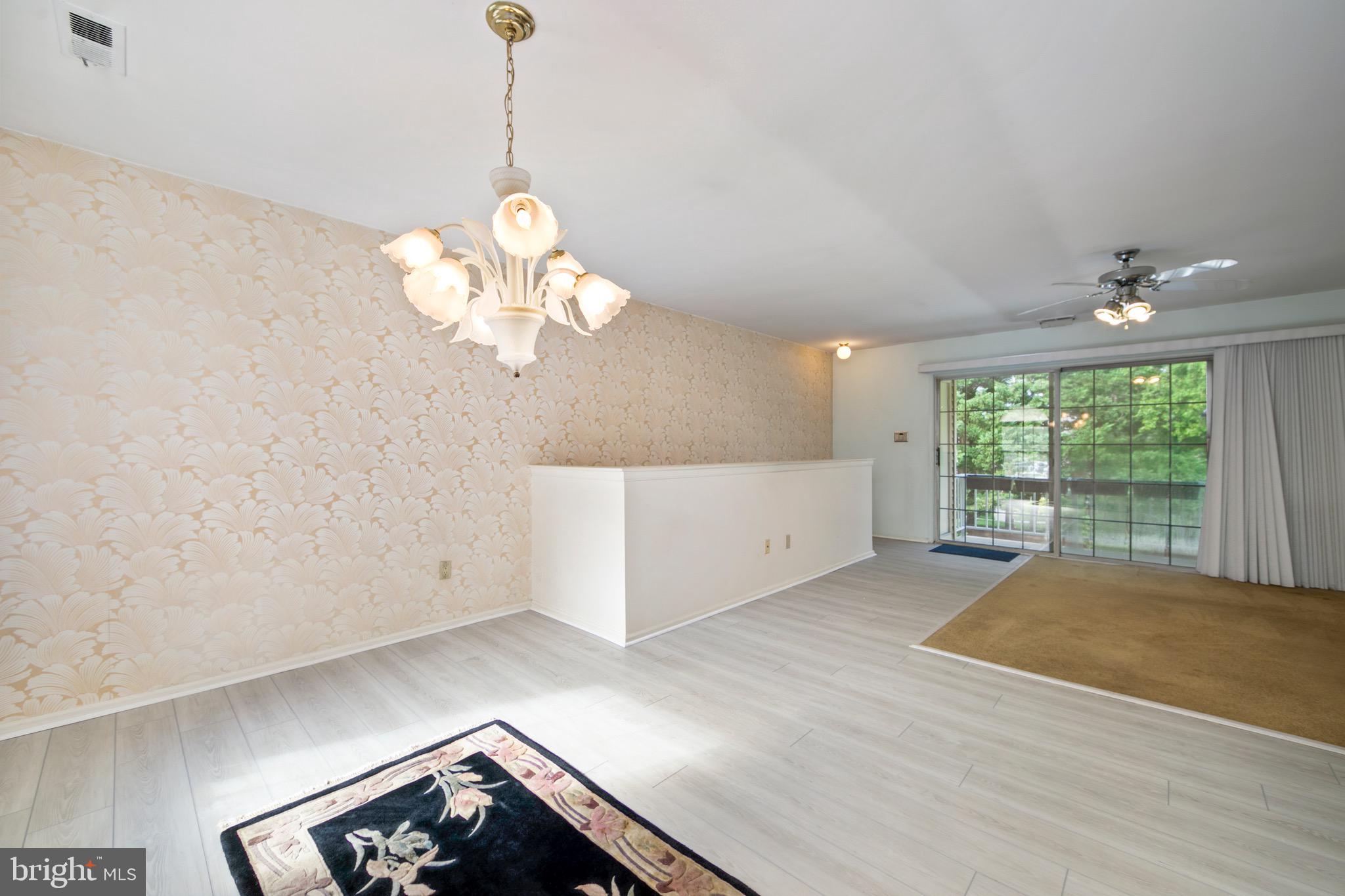 1558 THORNWOOD DRIVE B