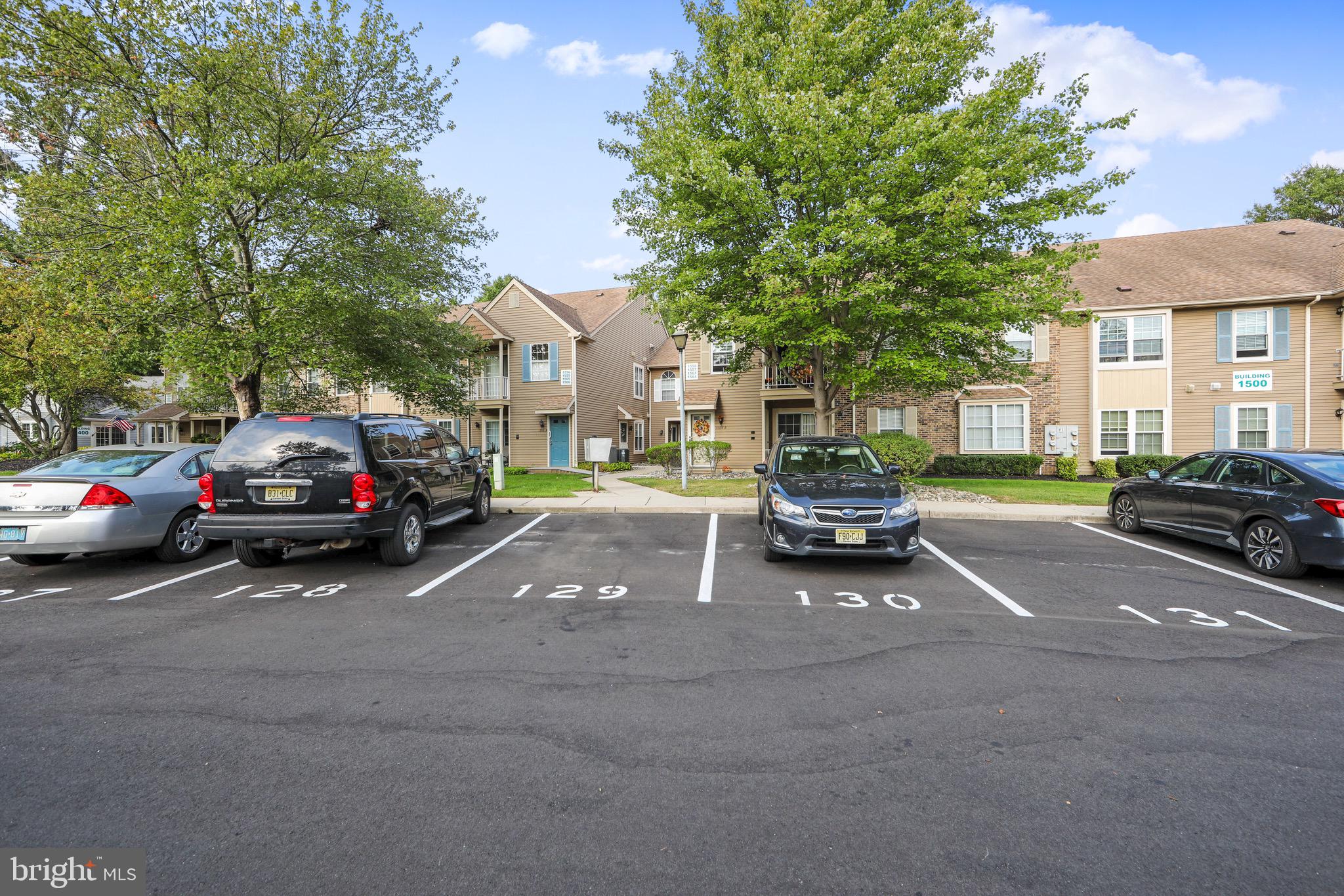 1558 THORNWOOD DRIVE B