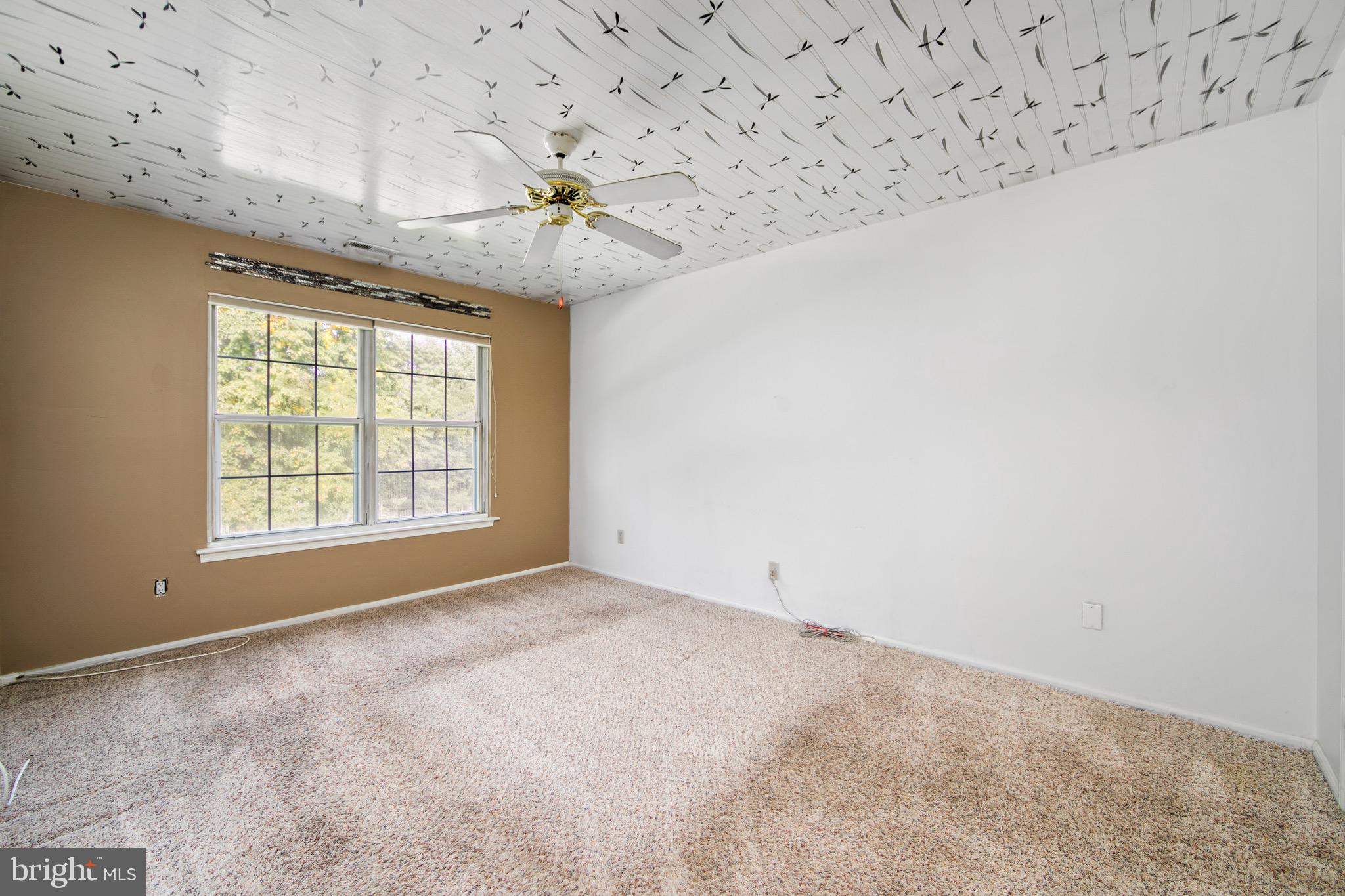 1558 THORNWOOD DRIVE B