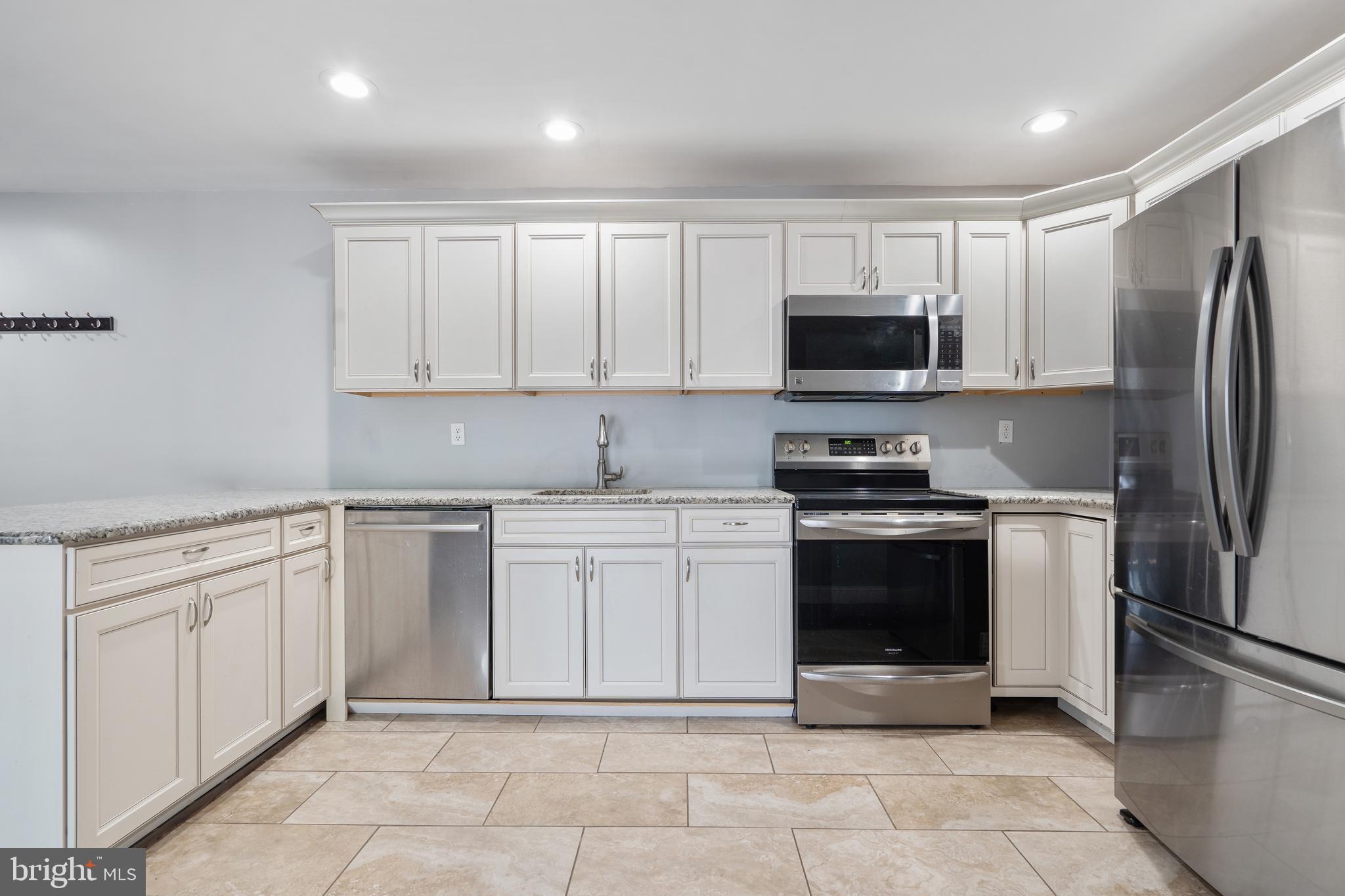 25 S CHURCH ROAD 161