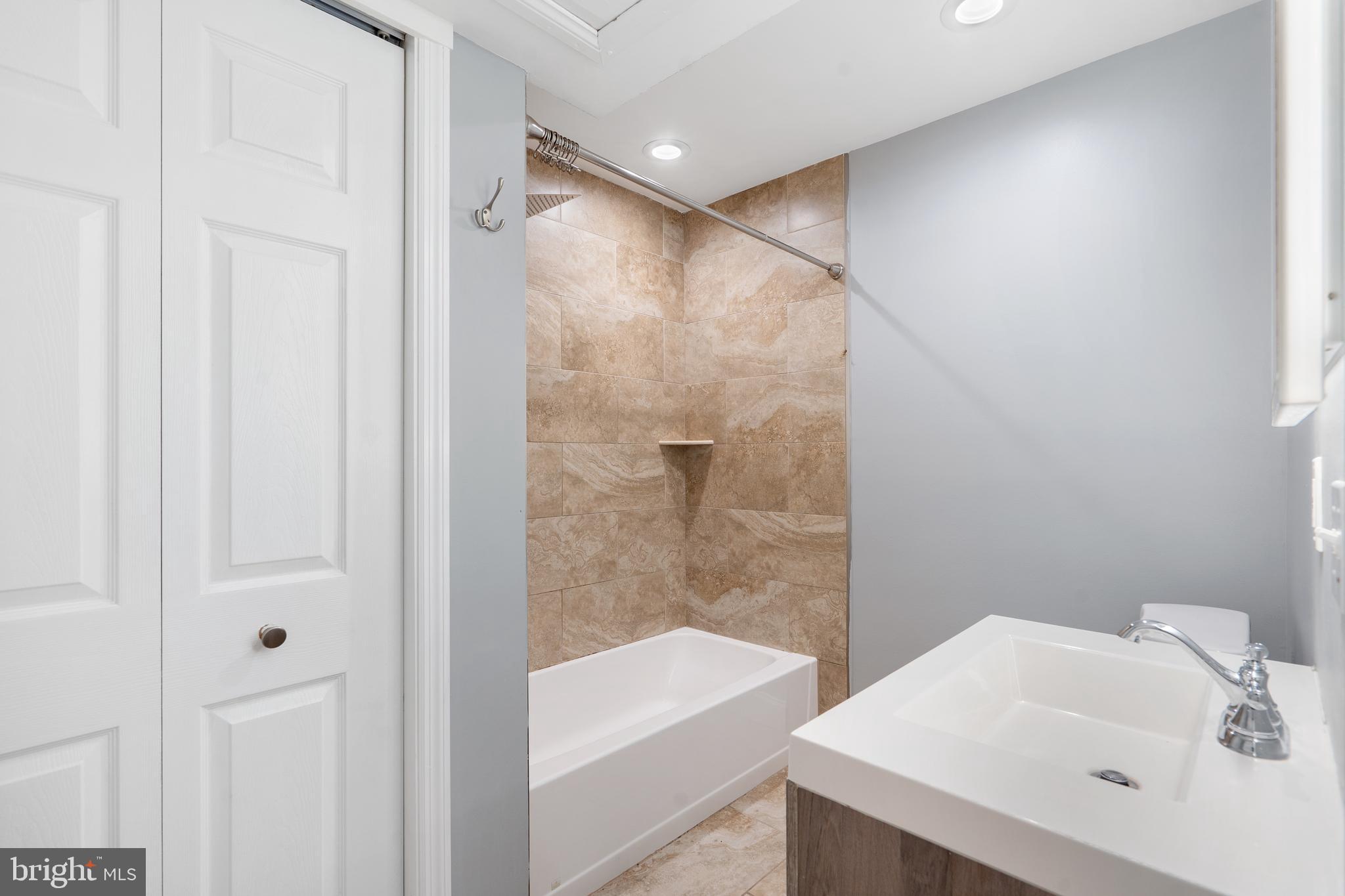 25 S CHURCH ROAD 161