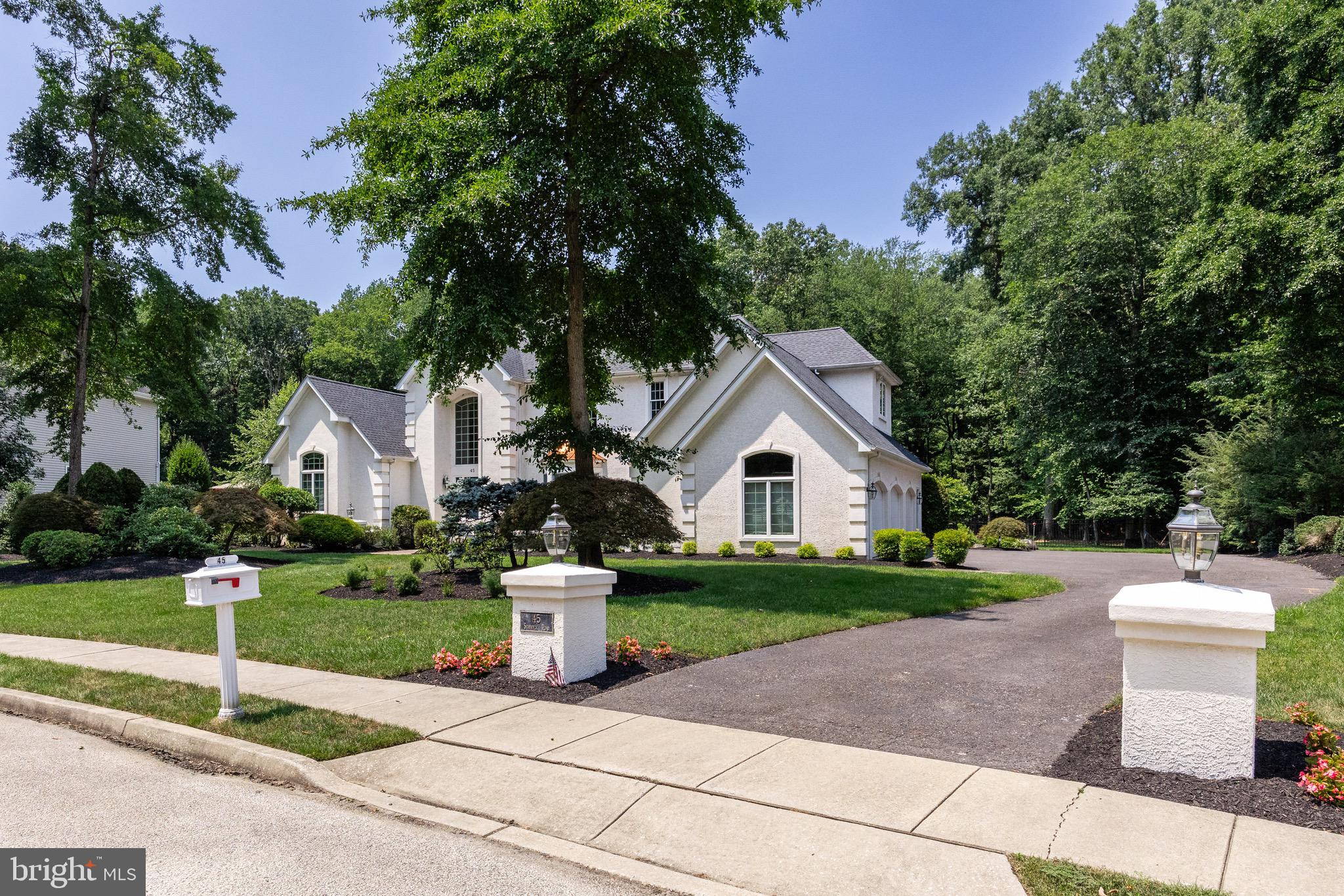 45 Stanwyck Rd