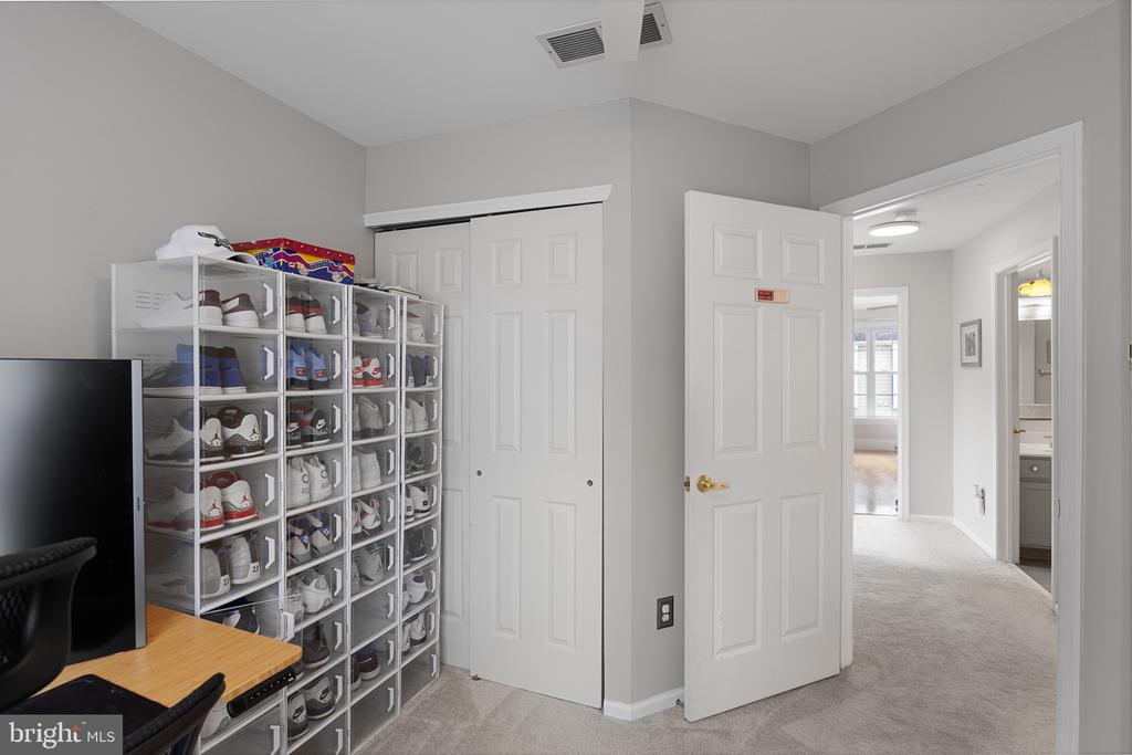 64 Alexandra Ct