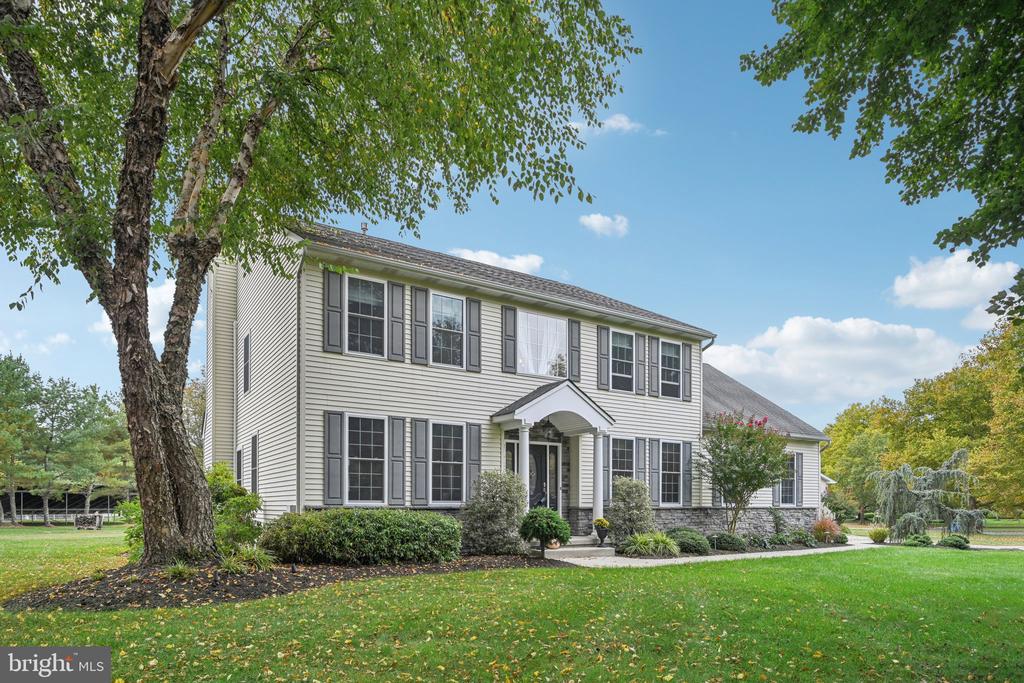 52 MEADOWVIEW COURT