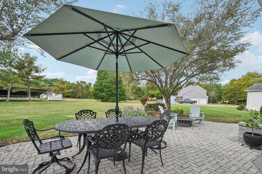 52 MEADOWVIEW COURT