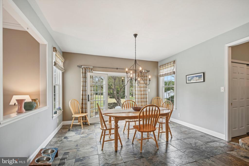 52 MEADOWVIEW COURT