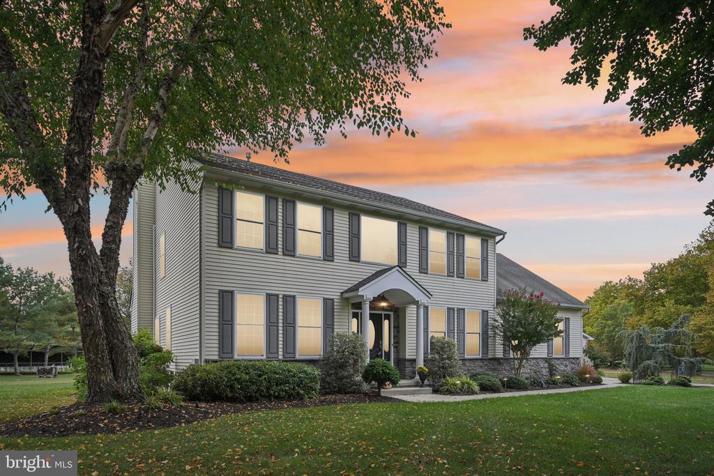 52 MEADOWVIEW COURT