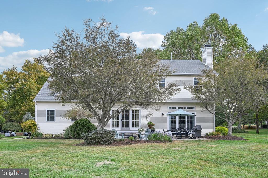 52 MEADOWVIEW COURT