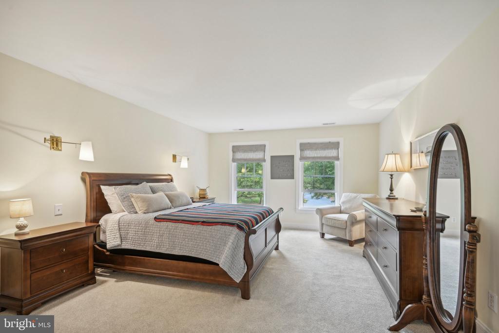 52 MEADOWVIEW COURT