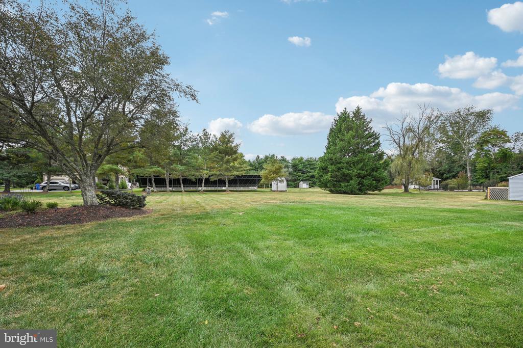 52 MEADOWVIEW COURT