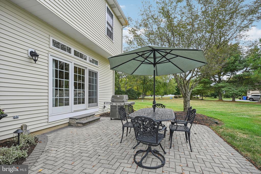 52 MEADOWVIEW COURT