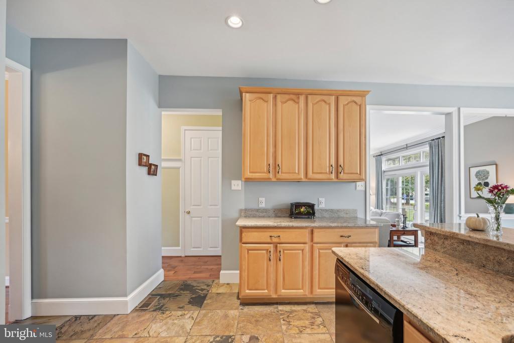 52 MEADOWVIEW COURT