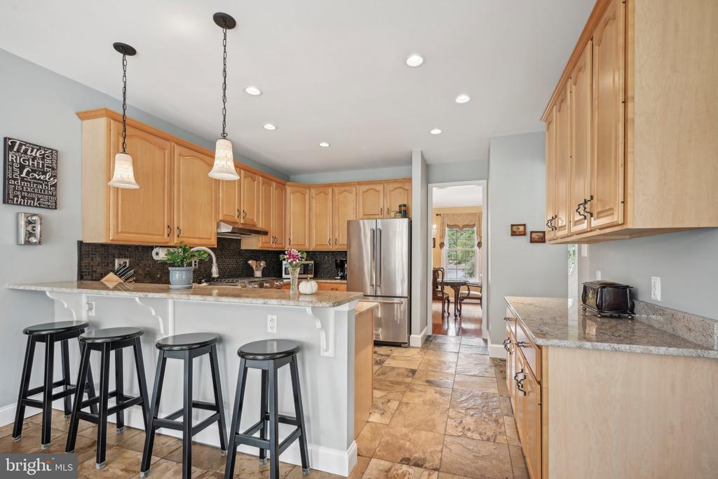 52 MEADOWVIEW COURT