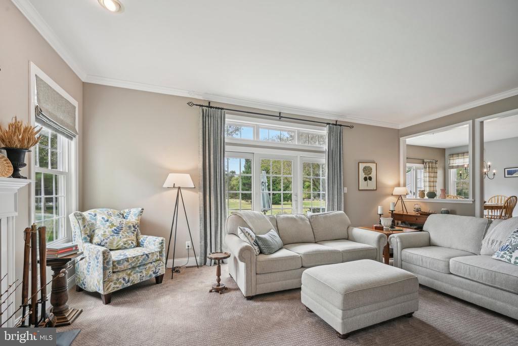 52 MEADOWVIEW COURT