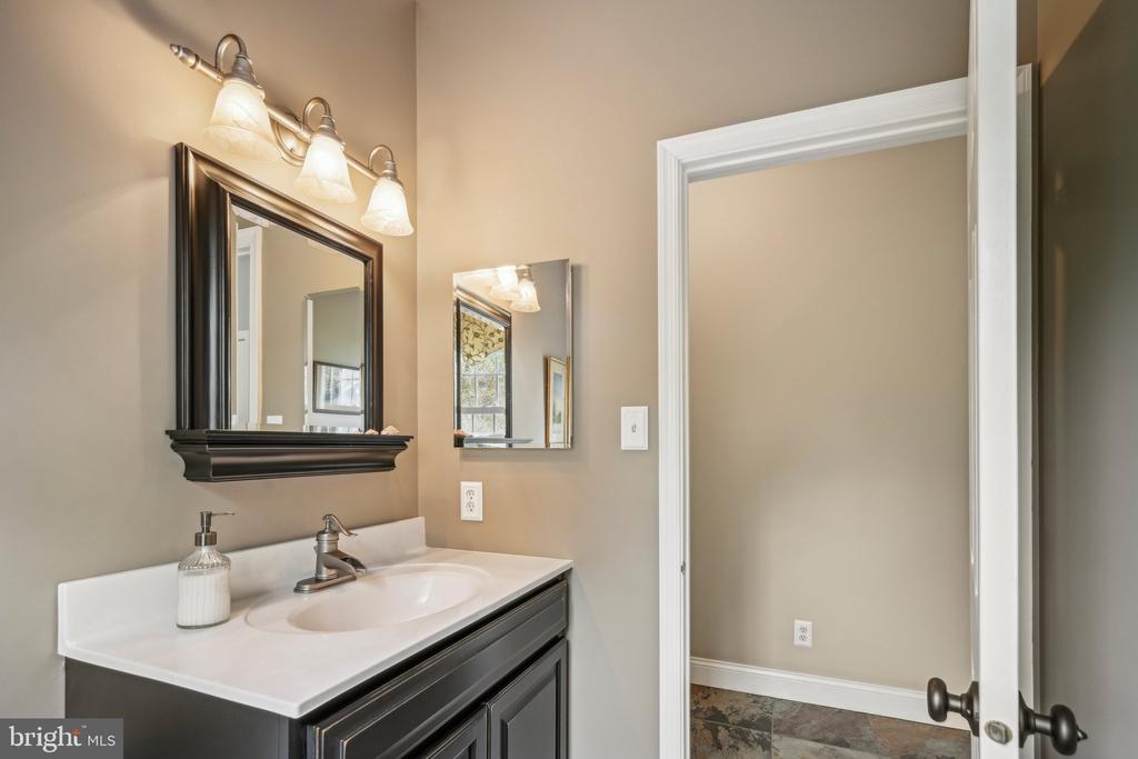 52 MEADOWVIEW COURT