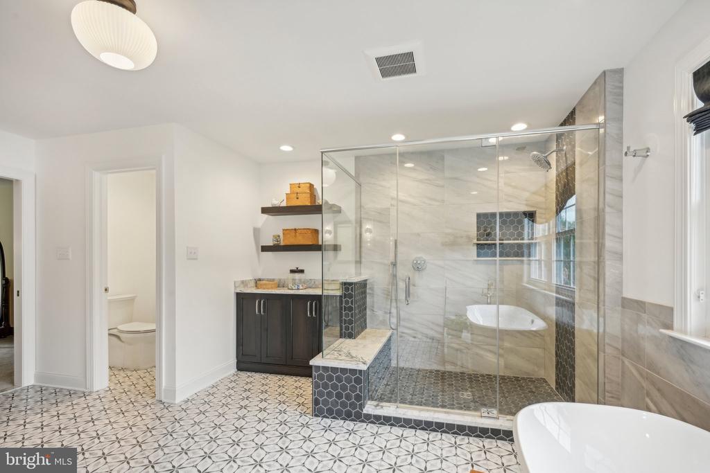 52 MEADOWVIEW COURT