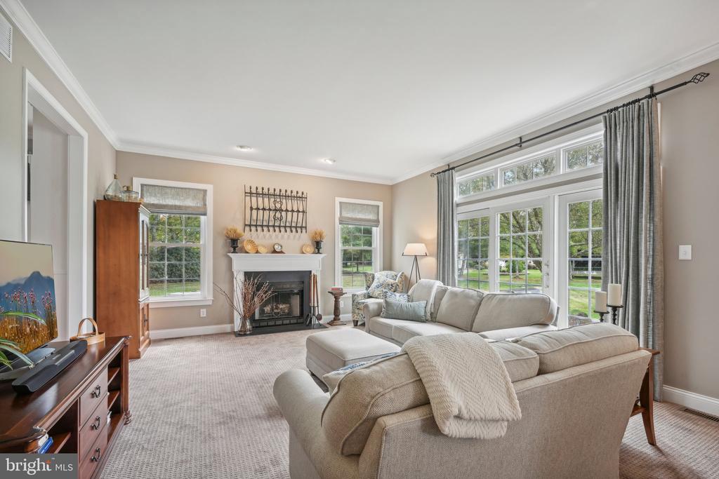 52 MEADOWVIEW COURT