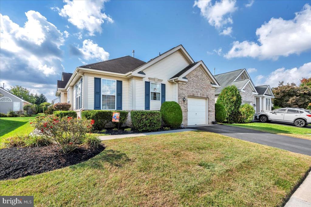 126 PAISLEY PLACE