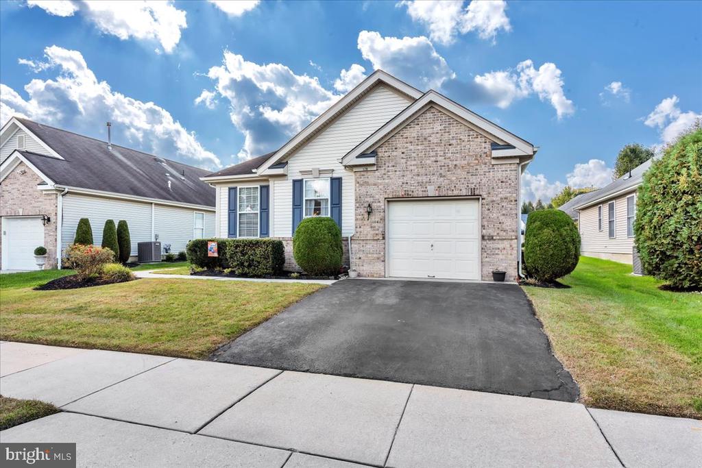 126 PAISLEY PLACE