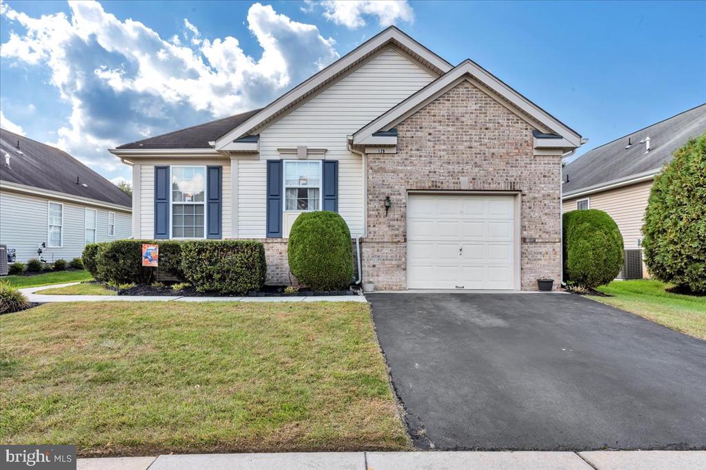 126 PAISLEY PLACE