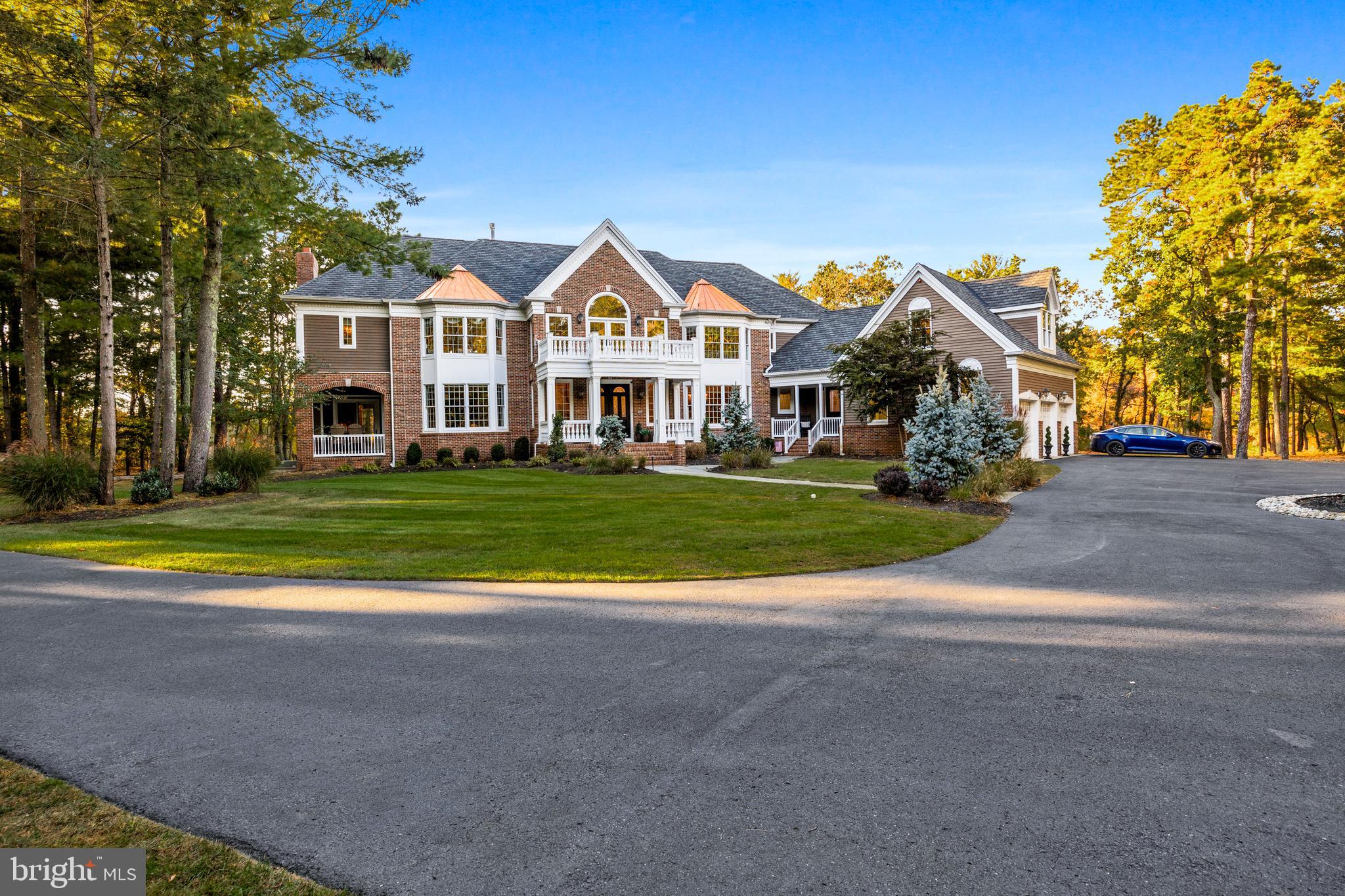 11 Saw Mill Rd
