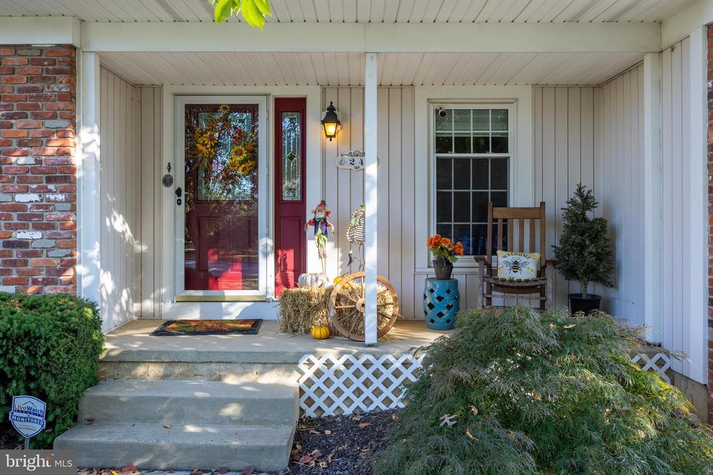 246 Winding Way