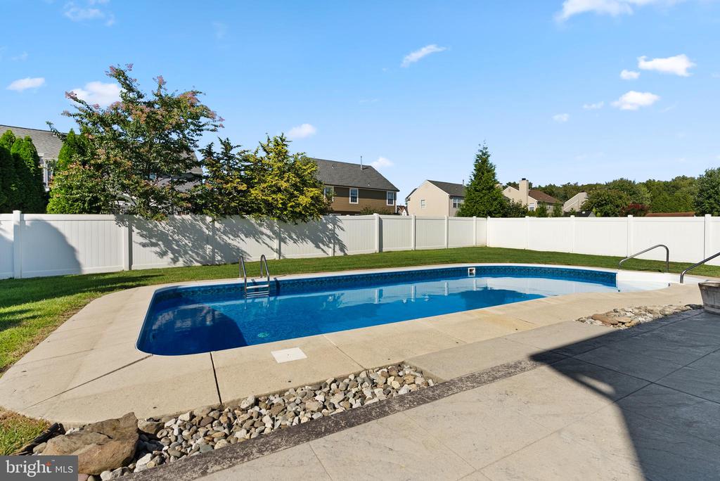 21 Clinton Ln
