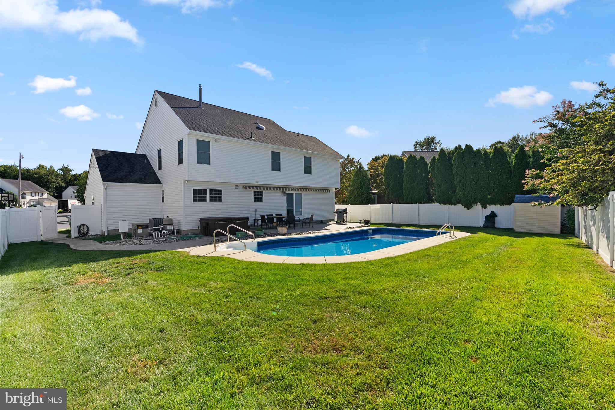 21 Clinton Ln
