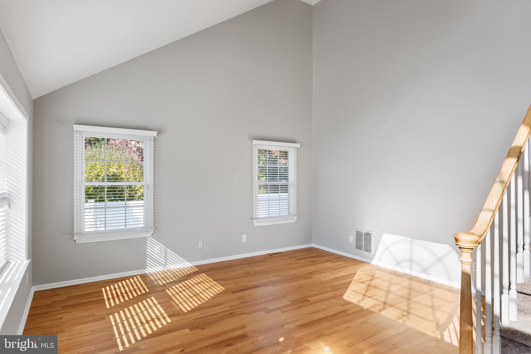 21 Clinton Ln