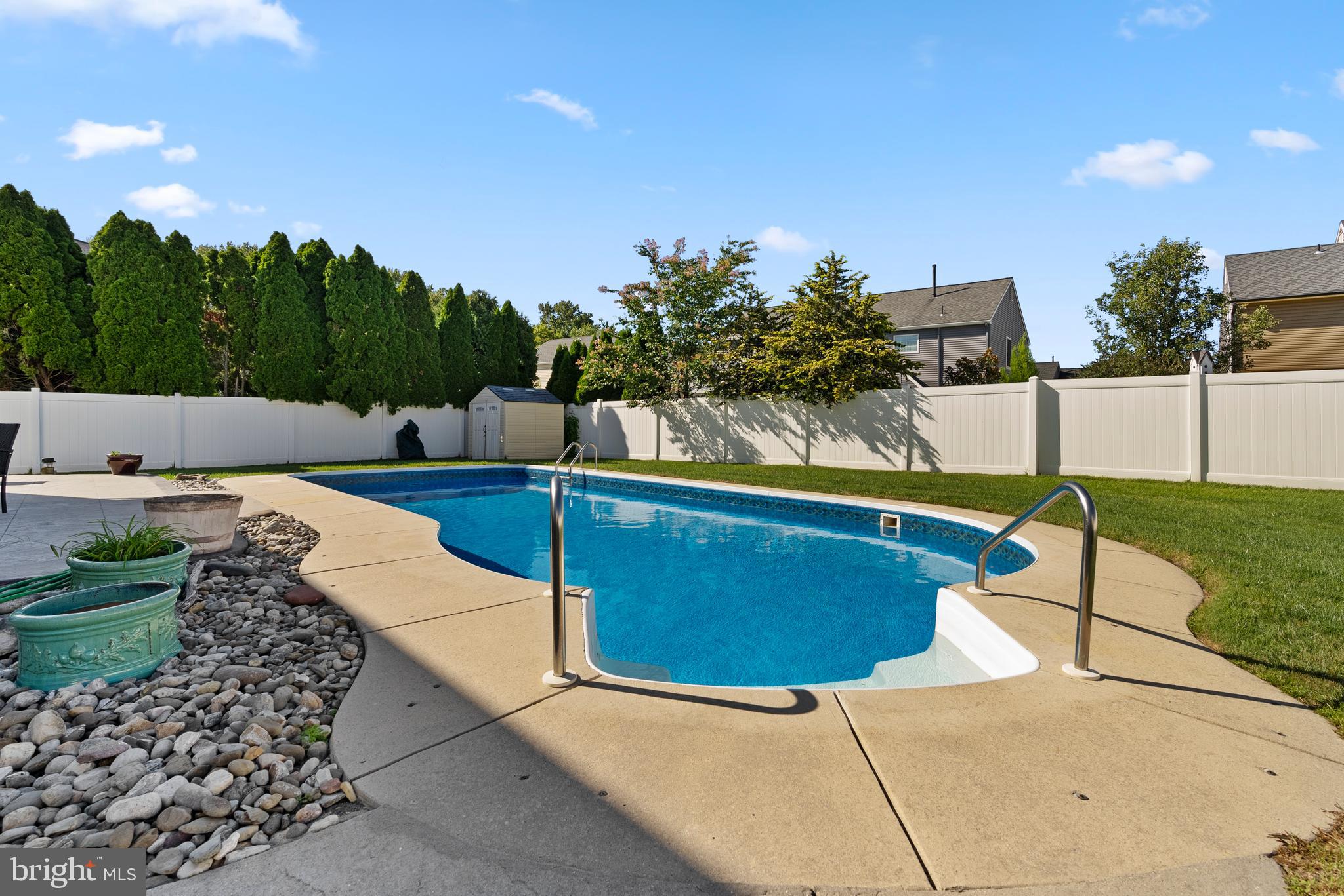 21 Clinton Ln