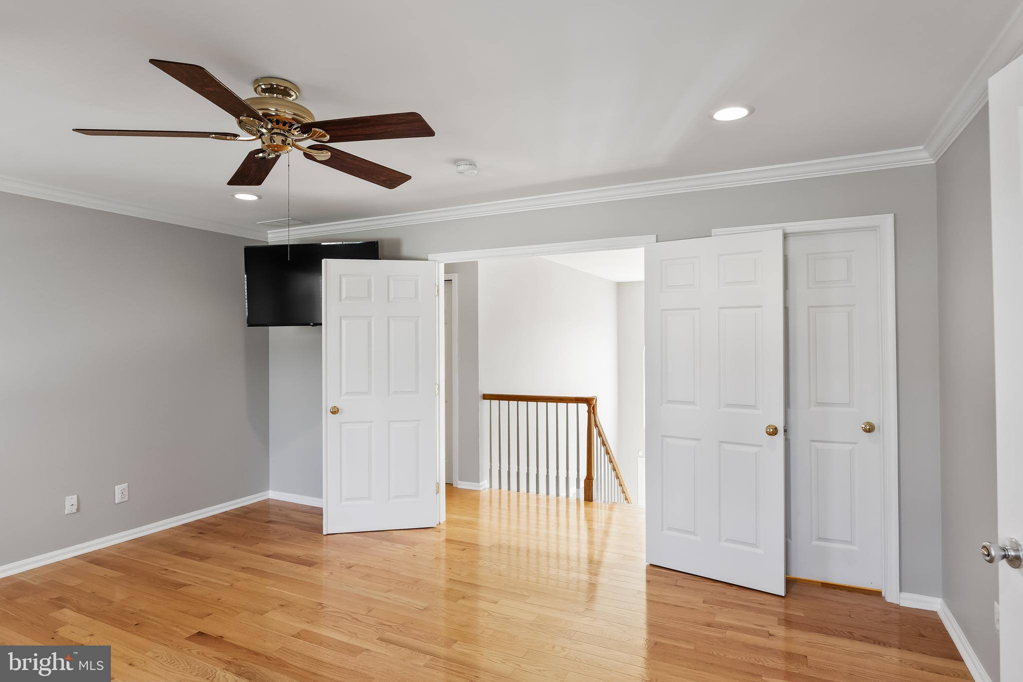 21 Clinton Ln