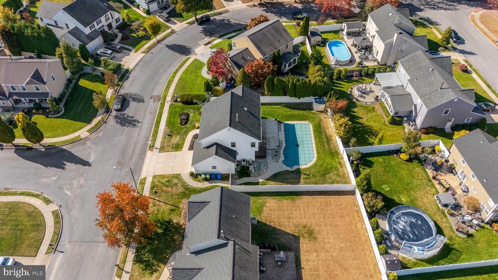 21 Clinton Ln