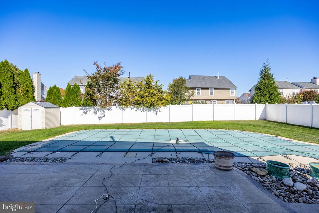 21 Clinton Ln