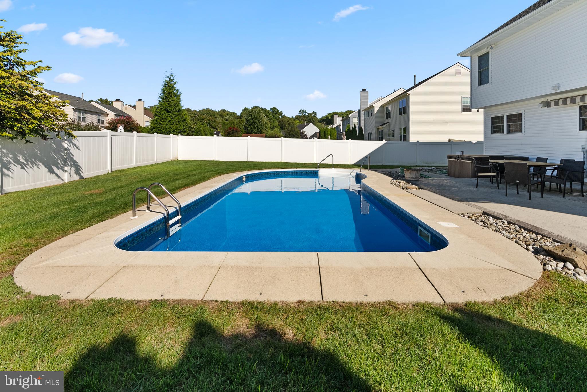 21 Clinton Ln